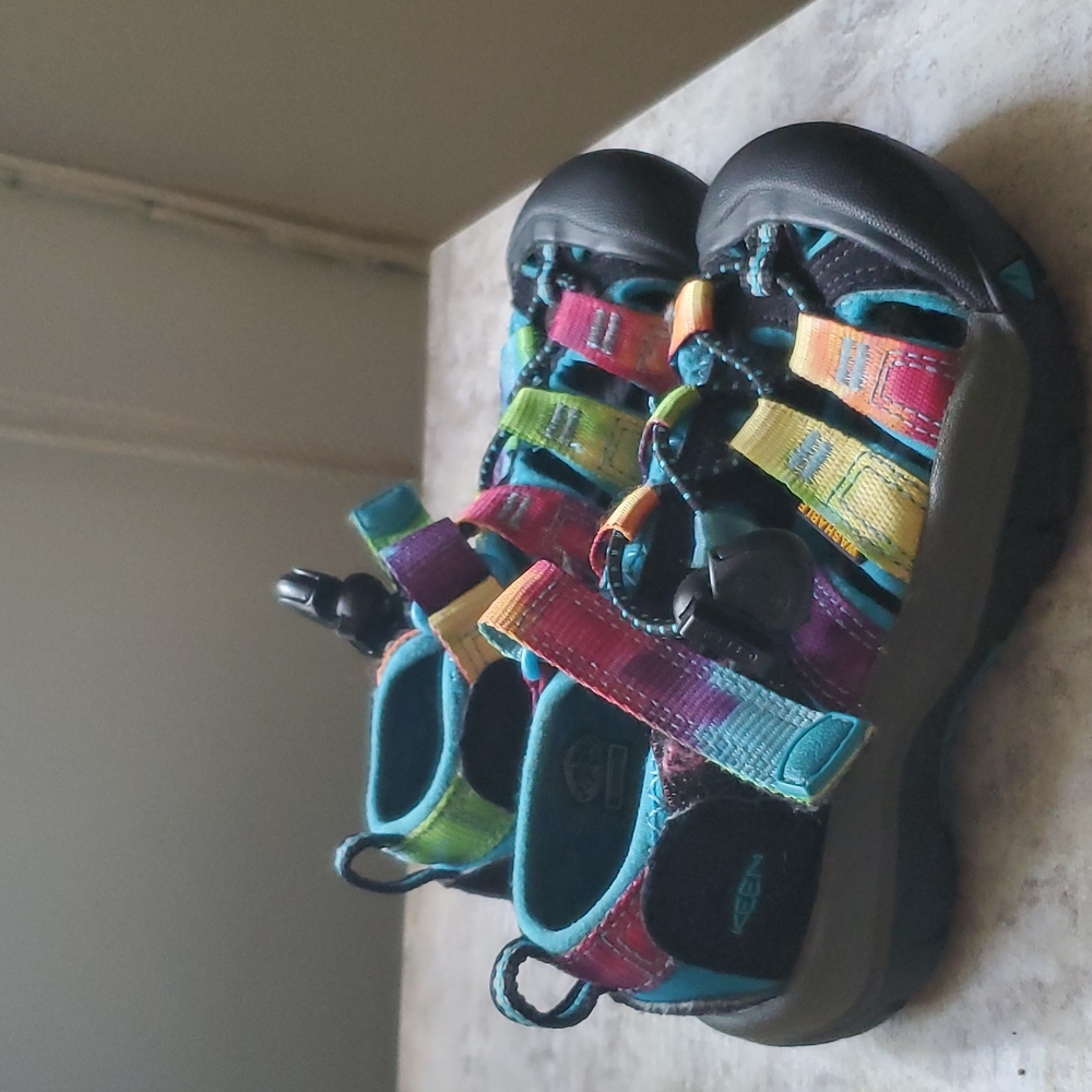 Kids sandals